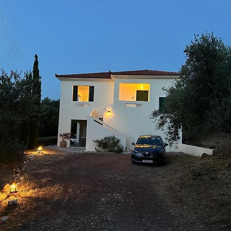 Villa Kyparissia De Wandelboom Vrises  Exterior foto
