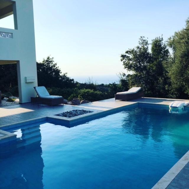 Villa Kyparissia De Wandelboom Vrises  Exterior foto