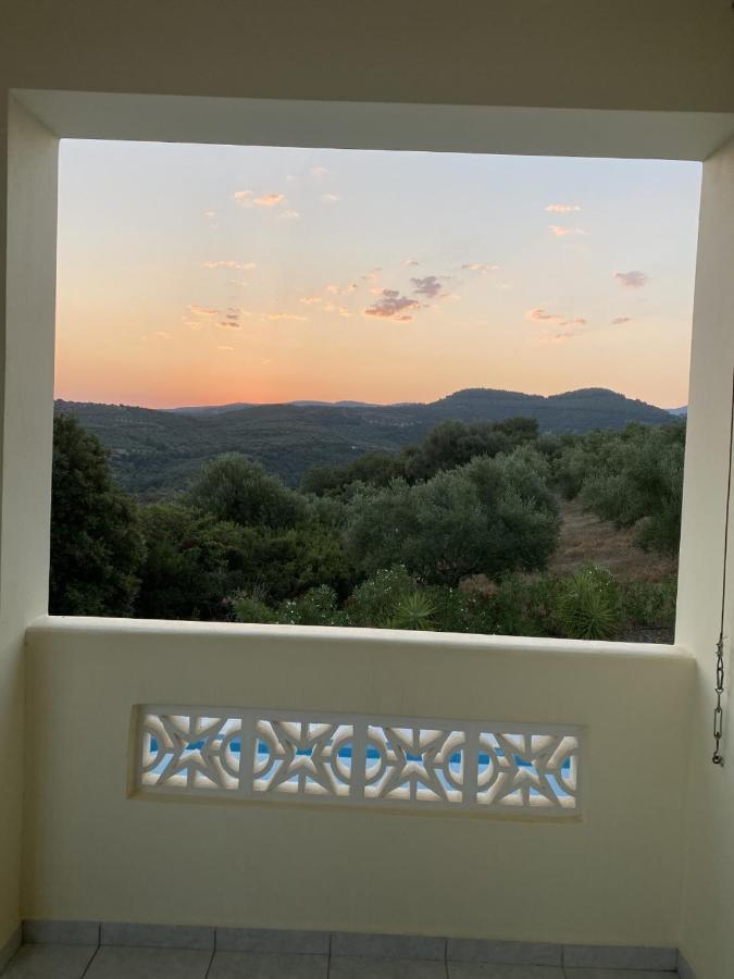 Villa Kyparissia De Wandelboom Vrises  Exterior foto